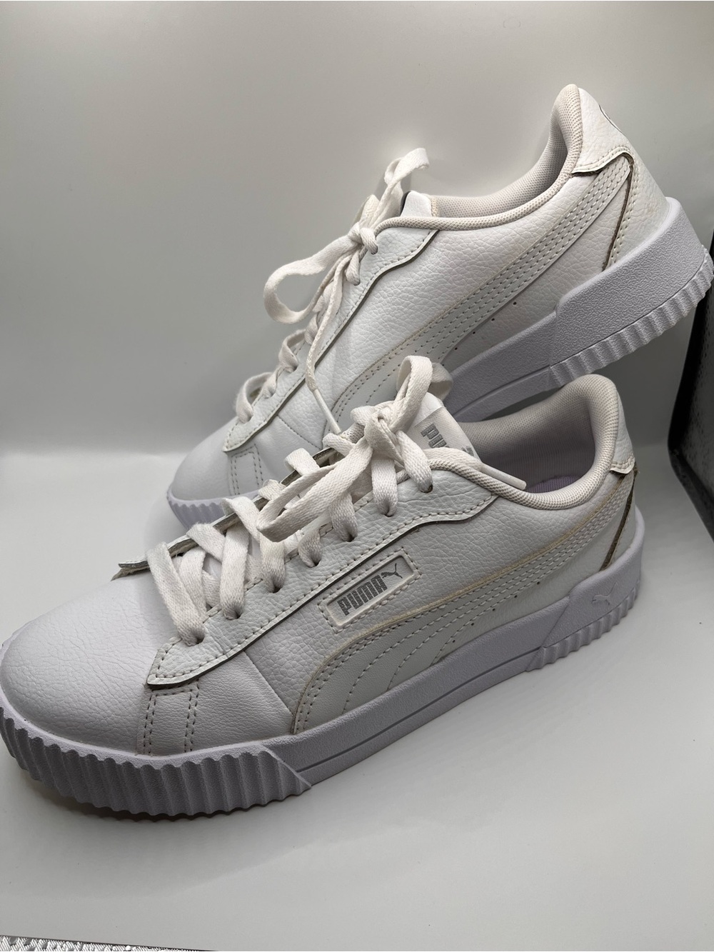 Puma Women's White Low-Top Leather Sneakers US 8